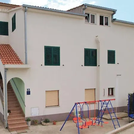 Large Duje * Каштела