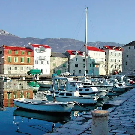 Large Duje Apartment Kastela